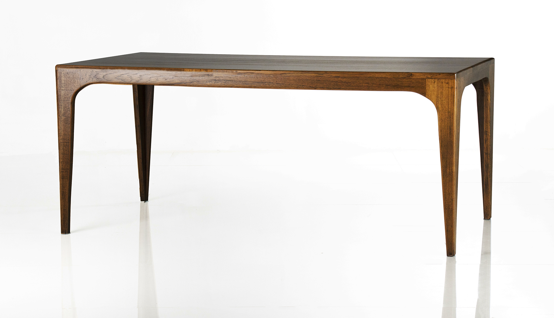 minimalist dining table
